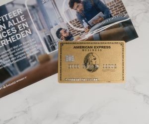 A befektetések lehetővé teszik, hogy idővel gyarapítsd a vagyonodat azáltal, hogy a pénzedet olyan eszközökbe fekteted, mint a részvények, kötvények, alapok, ingatlanok és egyebek, de mindig kockázattal járnak, beleértve a piaci volatilitást, a tőkevesztés lehetőségét és az inflációt, ami csökkenti a hozamokat; a kulcs az, hogy világos stratégiával, megfelelő diverzifikációval és csak olyan tőkével fektess be, amely nem veszélyezteti a pénzügyi stabilitásodat.